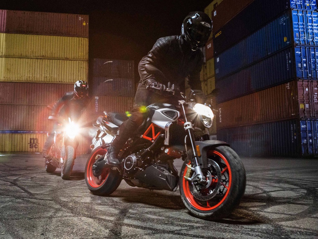 Фото мотоцикла Aprilia Dorsoduro 900